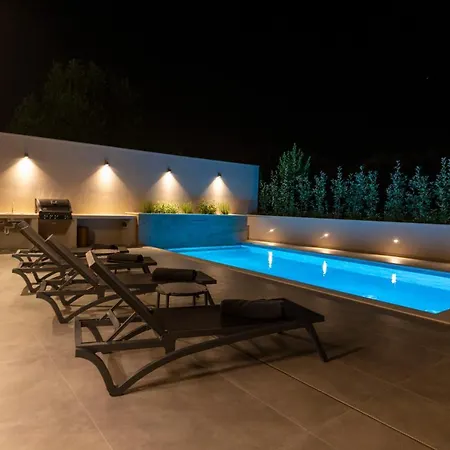 Moro Villa *